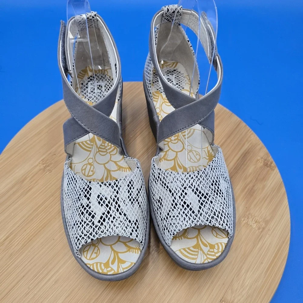 Fly London Yosi‎ Leather Snakeskin Gray White Wedge Sandals EUR 37 US 6.5-7 EUC